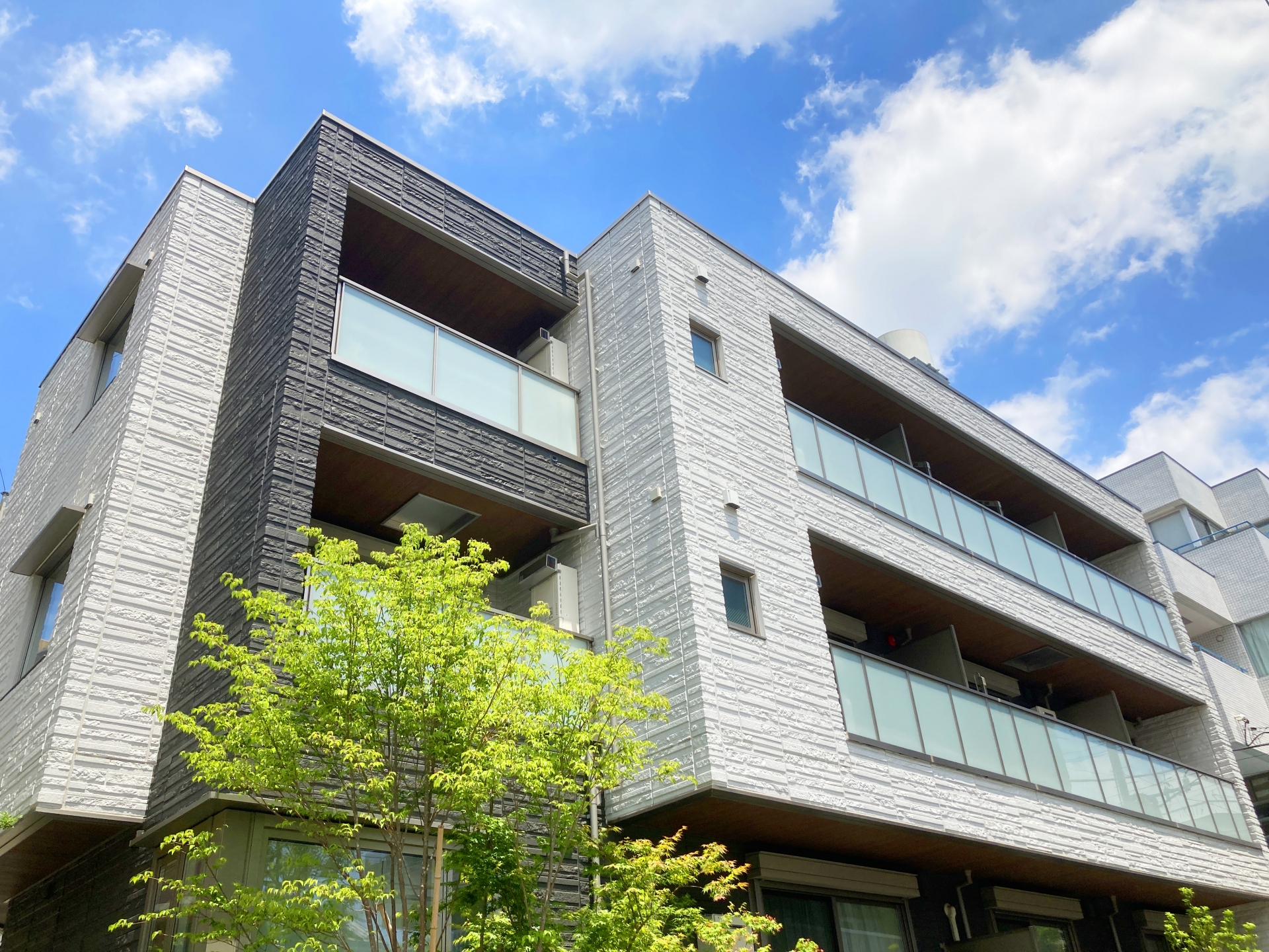 中層マンションの外観
